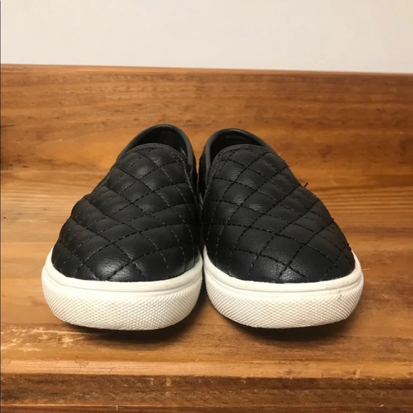 Toddler shoes size- 9 Steve Madden-quilted black - Picture 3 of 16